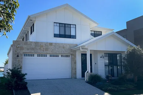 Custom home gallery photo 11