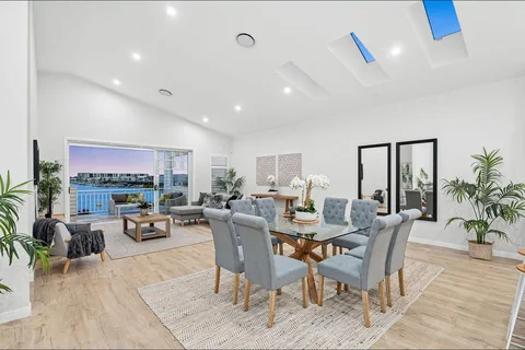 Custom home gallery photo 2