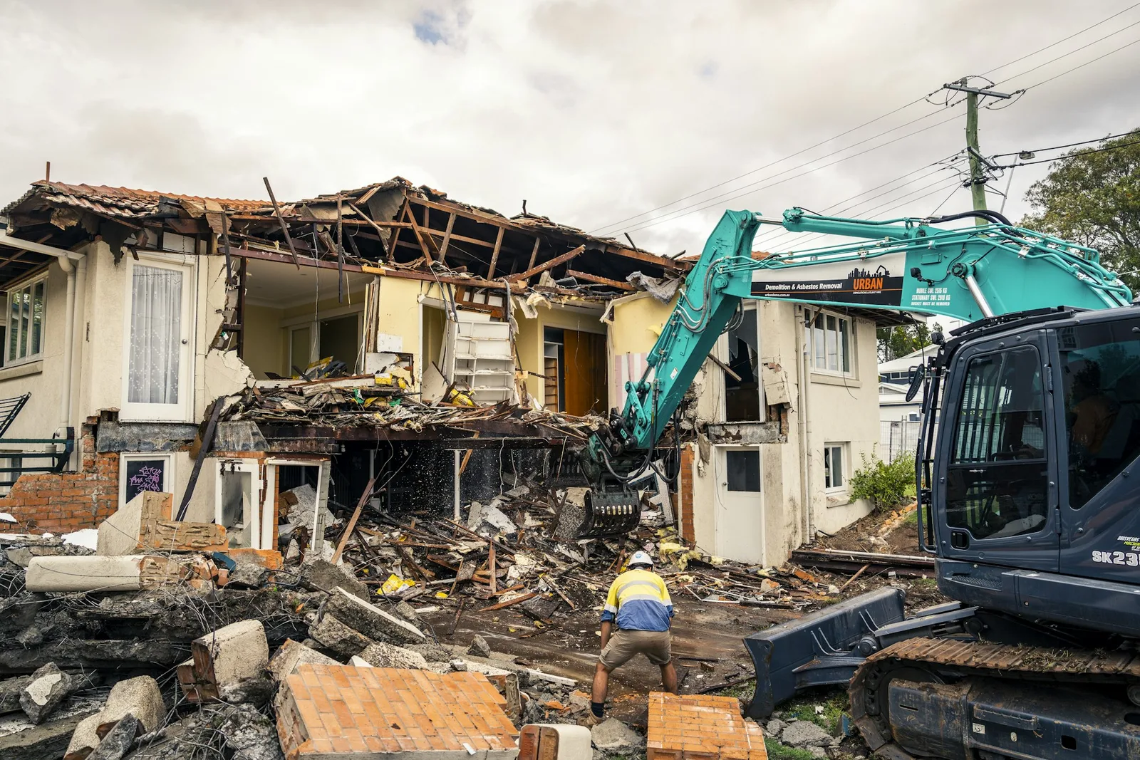 images gallery-images custom-designs Display-Home-Demolition-Hi-Res-5