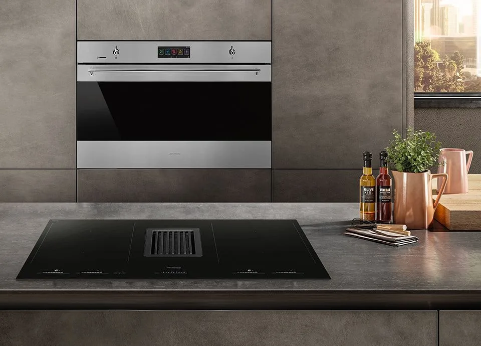 Kitchen with 900mm Smeg oven and cooktop