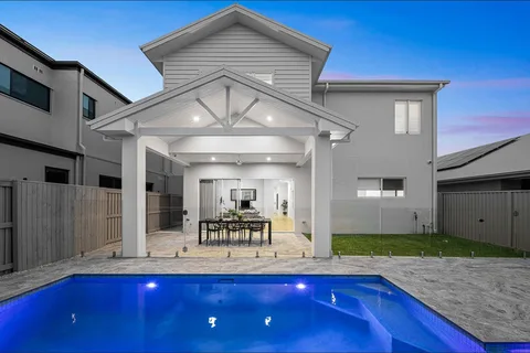 Custom home gallery photo 13